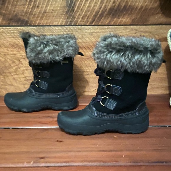 Cute & Warm winter boots - Picture 1 of 7